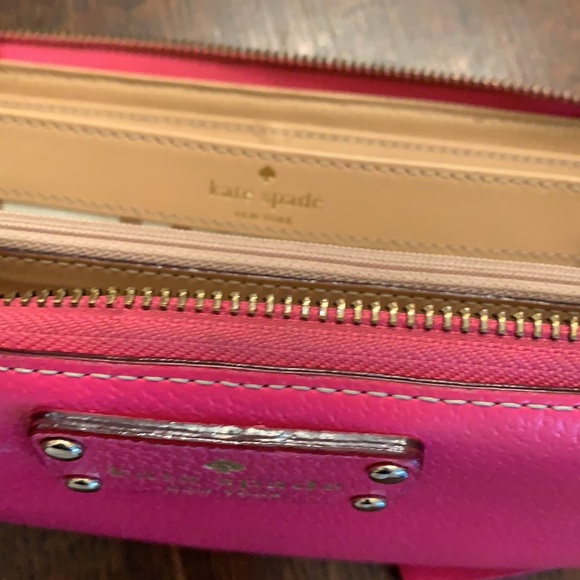 Kate Spade ♠️ Pink Zip Around Wallet EUC! - Picture 7 of 10